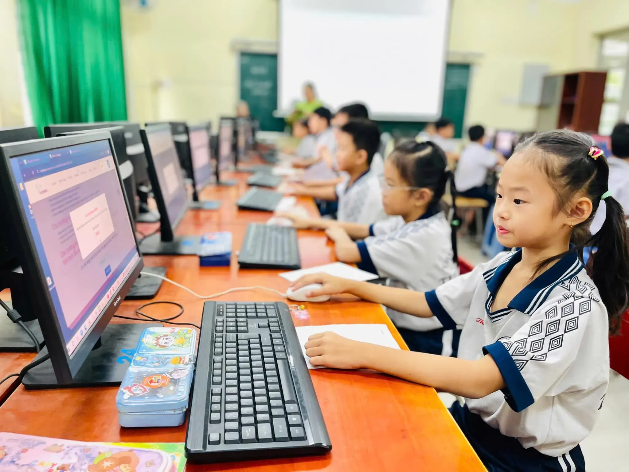 Tiểu học Thuận Kiều - TOP 100 Trường học số tại TP.HCM